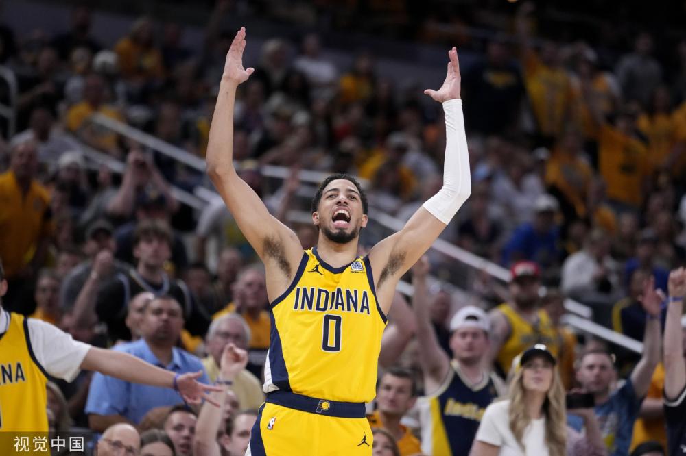 中展现出他 中展现出他